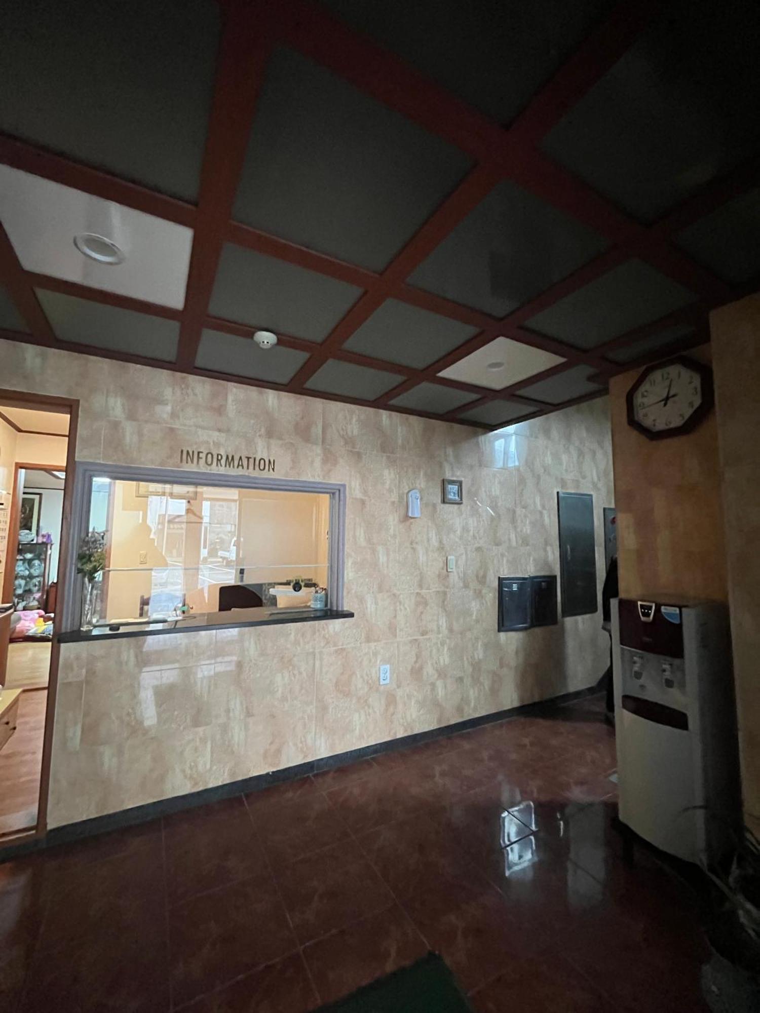 Oreum Motel Чеджу Екстериор снимка