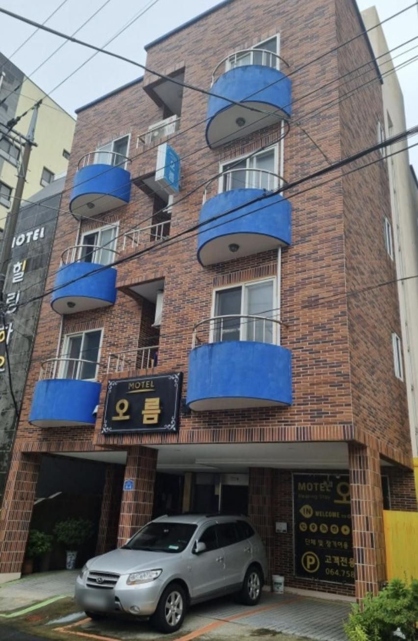 Oreum Motel Чеджу Екстериор снимка