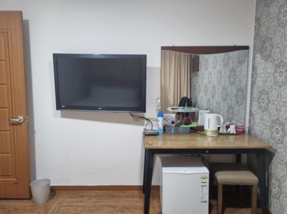 Oreum Motel Чеджу Екстериор снимка